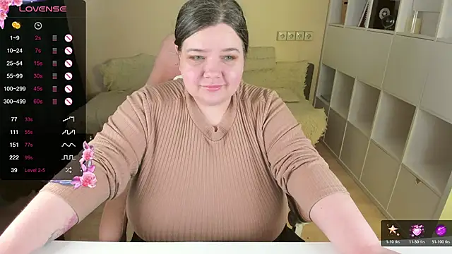 Snapshot of PlumPie chatting on October 19, 2025, 1:14 pm PlumPie online show from October 19, 2025, 1:14 pm