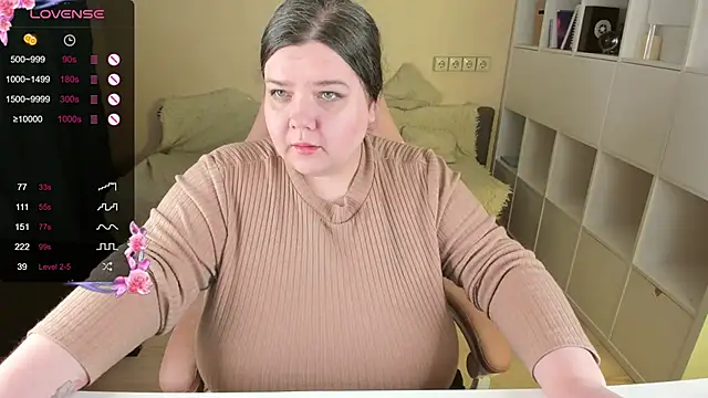 Snapshot of PlumPie chatting on November 8, 2025, 10:57 pm PlumPie online show from November 8, 2025, 10:57 pm