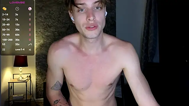 Snapshot of Cryptikov chatting on November 8, 2025, 12:20 pm Cryptikov online show from November 8, 2025, 12:20 pm