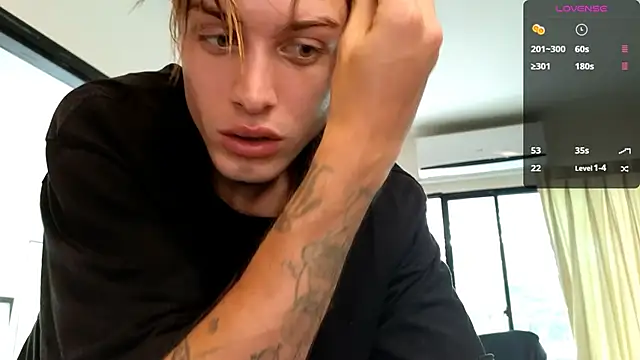 Snapshot of Cryptikov chatting on November 25, 2025, 5:41 am Cryptikov online show from November 25, 2025, 5:41 am