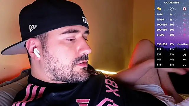 Snapshot of DominantTheo chatting on November 2, 2025, 3:11 am DominantTheo online show from November 2, 2025, 3:11 am