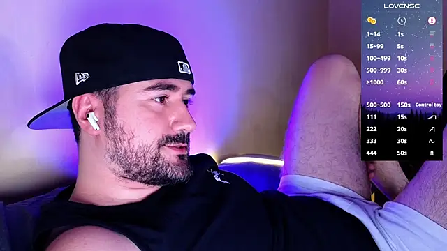 Snapshot of DominantTheo chatting on February 27, 2025, 3:29 am DominantTheo online show from February 27, 2025, 3:29 am