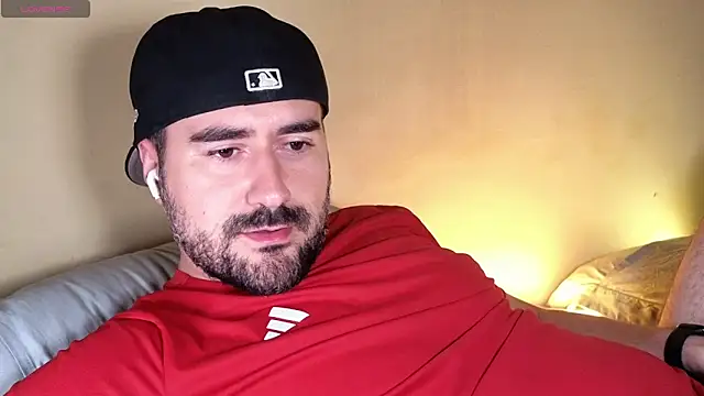 DominantTheo online show from November 23, 2025, 4:22 am