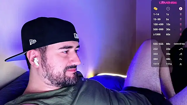 Snapshot of DominantTheo chatting on March 4, 2025, 3:11 am DominantTheo online show from March 4, 2025, 3:11 am