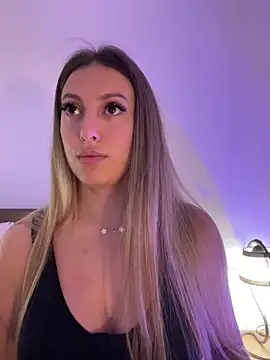 Snapshot of Eva_Ryen chatting on November 5, 2025, 4:43 pm Eva Ryen online show from November 5, 2025, 4:43 pm