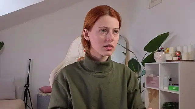 Snapshot of doll_lesli chatting on October 17, 2025, 9:34 am doll lesli online show from October 17, 2025, 9:34 am