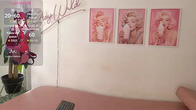 Adele LatinLady online show from July 29, 2026, 8:52 pm