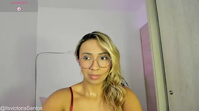 Victoriasant online show from March 15, 2026, 11:12 pm