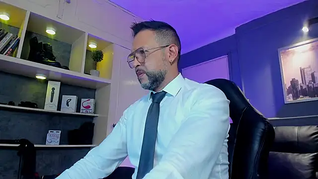 MrFrank tattoo online show from November 14, 2025, 11:25 am