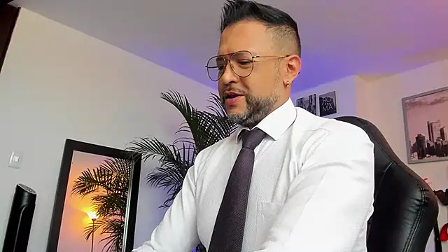 MrFrank tattoo online show from January 24, 2025, 11:59 am