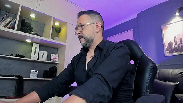 MrFrank tattoo online show from December 16, 2025, 1:04 pm