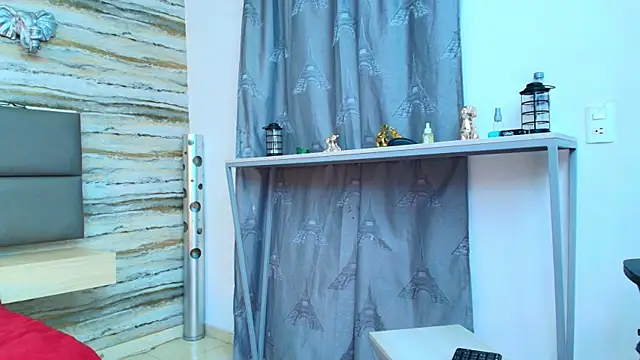 oliver  brown online show from November 7, 2025, 9:41 pm