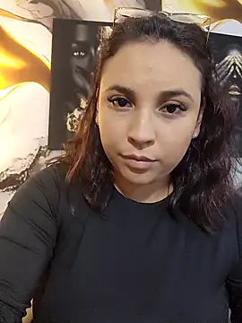 Snapshot of LizzRouse chatting on April 22, 2026, 8:15 pm LizzRouse online show from April 22, 2026, 8:15 pm