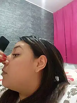 Snapshot of LizzRouse chatting on November 1, 2025, 11:04 am LizzRouse online show from November 1, 2025, 11:04 am