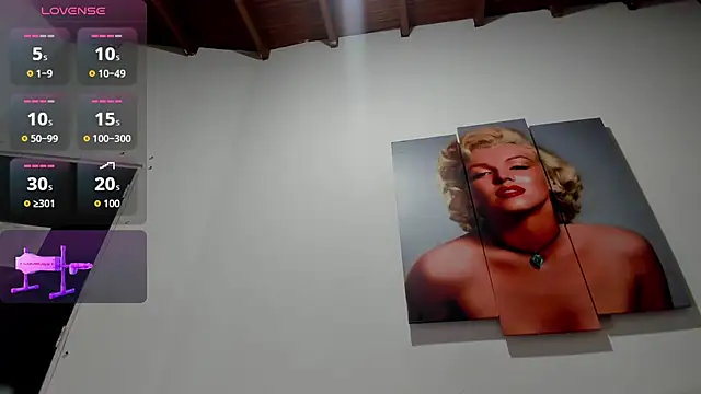 Snapshot of LizzRouse chatting on October 10, 2025, 1:28 am LizzRouse online show from October 10, 2025, 1:28 am