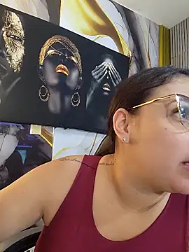 Snapshot of LizzRouse chatting on April 26, 2026, 12:13 pm LizzRouse online show from April 26, 2026, 12:13 pm