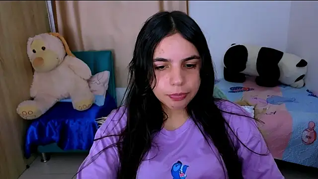 Snapshot of _elenna chatting on October 18, 2025, 6:21 pm elenna online show from October 18, 2025, 6:21 pm