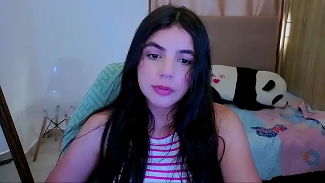 Snapshot of _elenna chatting on June 13, 2026, 5:44 pm elenna online show from June 13, 2026, 5:44 pm