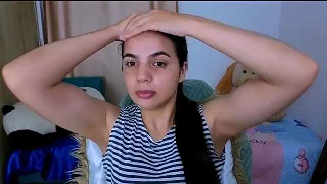 Snapshot of _elenna chatting on October 15, 2025, 5:54 pm elenna online show from October 15, 2025, 5:54 pm