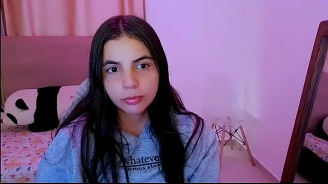 Snapshot of _elenna chatting on May 17, 2026, 5:35 pm elenna online show from May 17, 2026, 5:35 pm