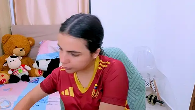  elenna online show from February 6, 2026, 6:04 pm