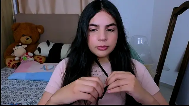 Snapshot of _elenna chatting on November 20, 2025, 5:35 pm elenna online show from November 20, 2025, 5:35 pm