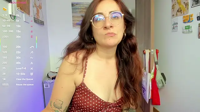 Snapshot of linda_giggle chatting on May 11, 2026, 3:29 pm linda giggle online show from May 11, 2026, 3:29 pm