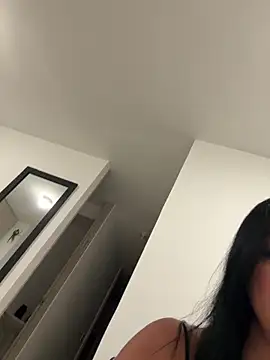  kathaLopez  online show from May 12, 2026, 12:41 am