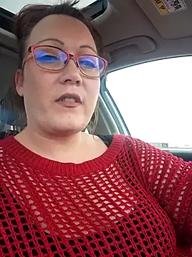 Snapshot of BBWQUEENBEEE chatting on March 4, 2025, 11:32 pm BBWQUEENBEEE online show from March 4, 2025, 11:32 pm