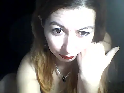 Snapshot of Olesja chatting on December 21, 2025, 7:48 pm Olesja online show from December 21, 2025, 7:48 pm