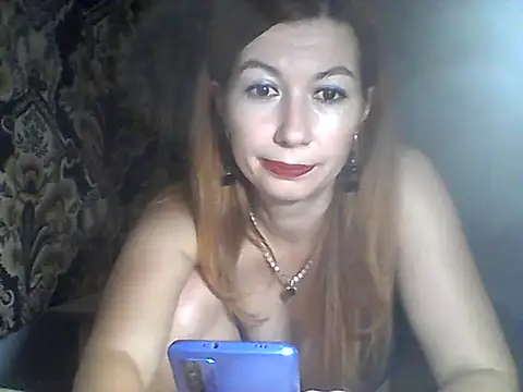 Snapshot of Olesja chatting on October 19, 2025, 6:43 pm Olesja online show from October 19, 2025, 6:43 pm