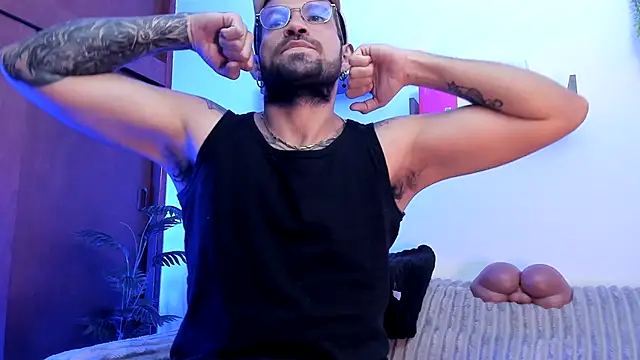 Snapshot of jonathan_rivers chatting on October 17, 2025, 7:59 pm jonathan rivers online show from October 17, 2025, 7:59 pm