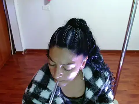 Snapshot of Anitta_muscle chatting on March 13, 2025, 7:06 pm Anitta muscle online show from March 13, 2025, 7:06 pm