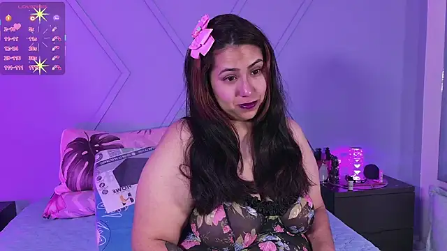 emmajohnss online show from December 5, 2025, 4:33 am