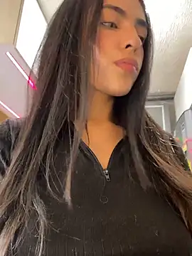 Snapshot of DaphneUwu chatting on March 15, 2026, 1:56 am DaphneUwu online show from March 15, 2026, 1:56 am