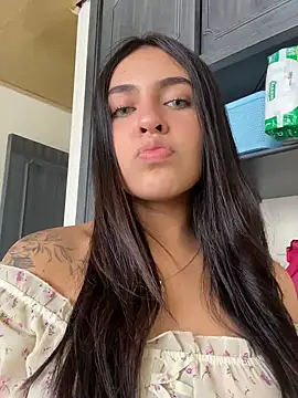 Snapshot of DaphneUwu chatting on March 11, 2025, 3:34 pm DaphneUwu online show from March 11, 2025, 3:34 pm