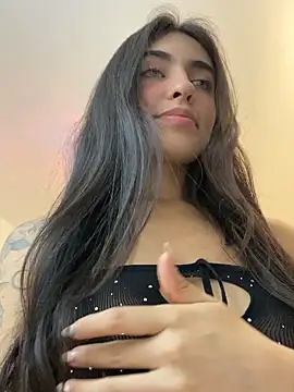 Snapshot of DaphneUwu chatting on March 24, 2026, 2:00 am DaphneUwu online show from March 24, 2026, 2:00 am