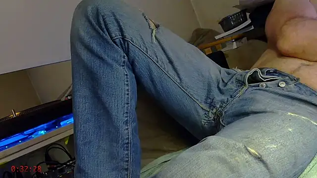 Snapshot of mike30nbg chatting on July 31, 2026, 8:28 pm mike30nbg online show from July 31, 2026, 8:28 pm