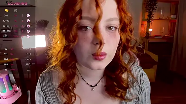 Snapshot of Sofy_Benson chatting on November 28, 2025, 12:16 pm Sofy Benson online show from November 28, 2025, 12:16 pm