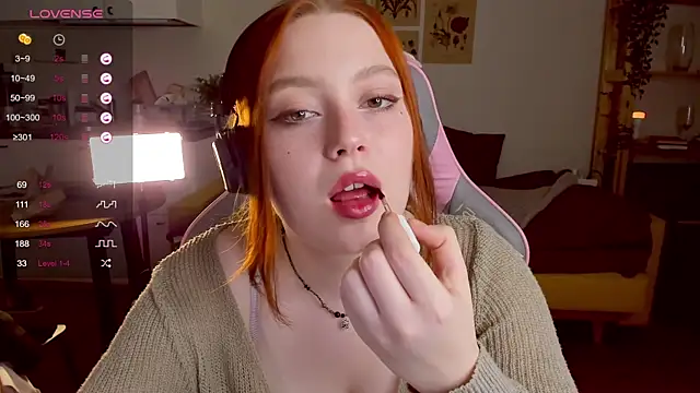 Snapshot of Sofy_Benson chatting on November 26, 2025, 2:39 pm Sofy Benson online show from November 26, 2025, 2:39 pm