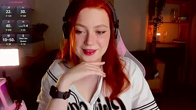 Snapshot of Sofy_Benson chatting on October 22, 2025, 2:27 pm Sofy Benson online show from October 22, 2025, 2:27 pm