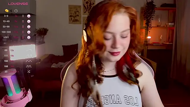 Snapshot of Sofy_Benson chatting on November 30, 2025, 12:28 pm Sofy Benson online show from November 30, 2025, 12:28 pm