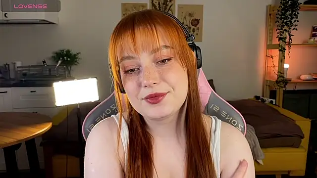 Snapshot of Sofy_Benson chatting on February 10, 2026, 2:16 pm Sofy Benson online show from February 10, 2026, 2:16 pm