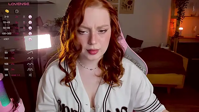 Snapshot of Sofy_Benson chatting on November 25, 2025, 12:16 pm Sofy Benson online show from November 25, 2025, 12:16 pm