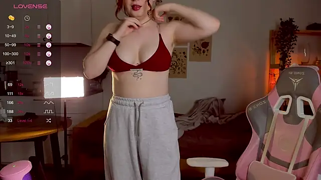 Snapshot of Sofy_Benson chatting on November 24, 2025, 12:16 pm Sofy Benson online show from November 24, 2025, 12:16 pm