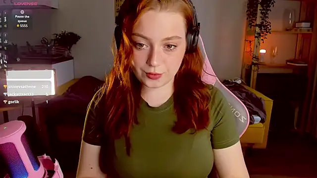 Snapshot of Sofy_Benson chatting on October 15, 2025, 12:13 pm Sofy Benson online show from October 15, 2025, 12:13 pm