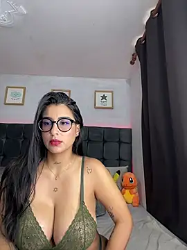 Snapshot of lovely_violet13 chatting on July 16, 2026, 4:04 pm lovely violet13 online show from July 16, 2026, 4:04 pm