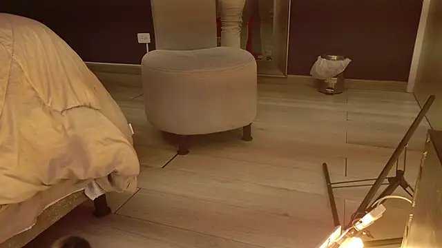 MarkWalker   online show from October 12, 2025, 10:16 am