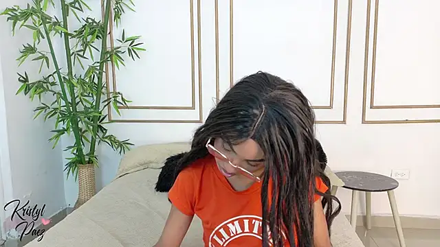 kristyl paez online show from November 21, 2025, 3:11 pm