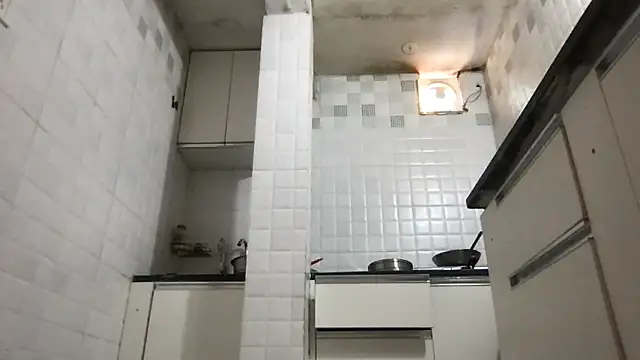 Riyasingh9 online show from November 19, 2025, 4:56 am